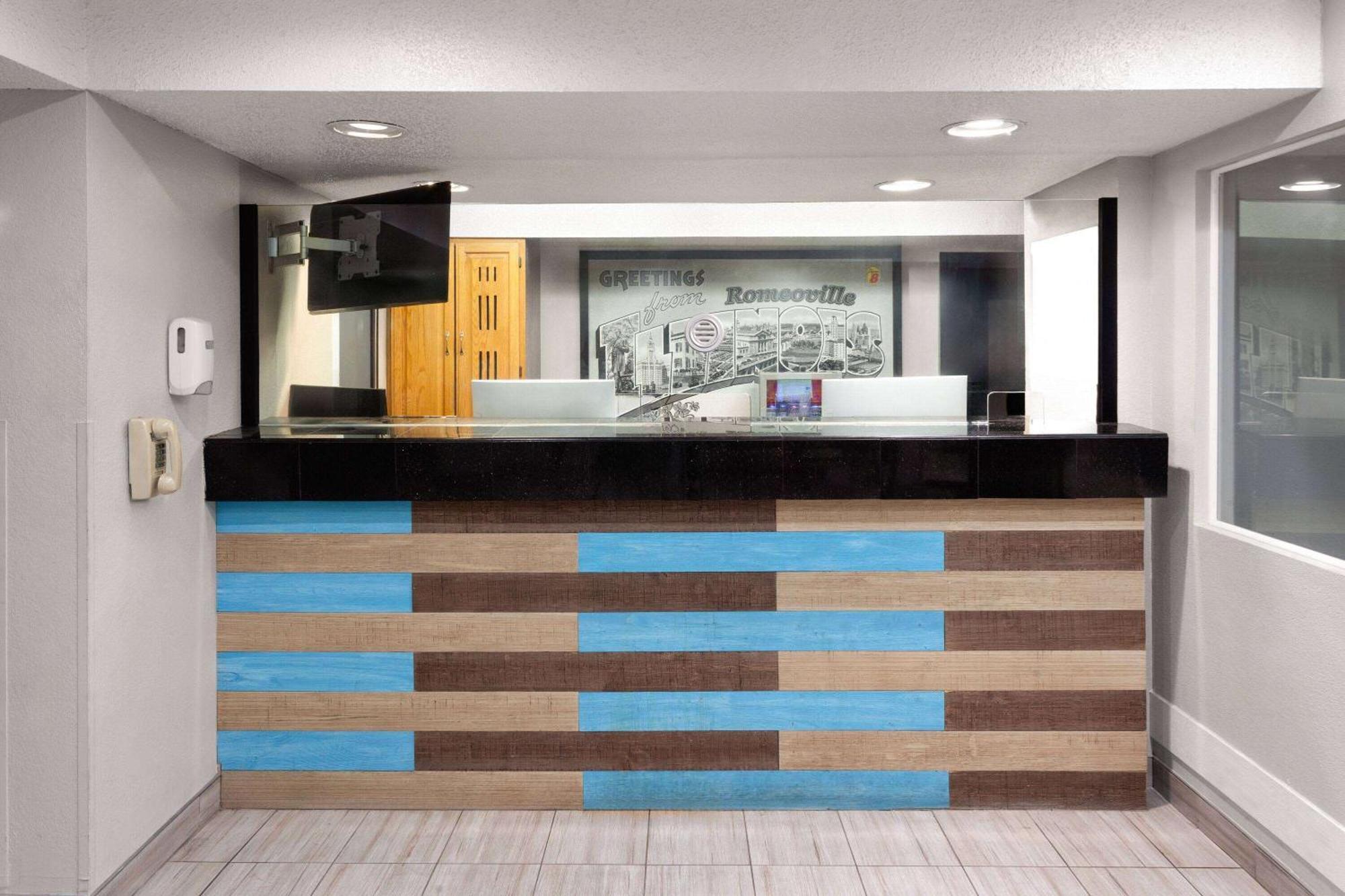 Super 8 By Wyndham Romeoville Bolingbrook Exterior foto